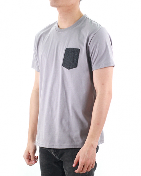 MEN PATCH POCKET GRAPHIC TEE IN MID GREY - T-SHIRTS - MEN